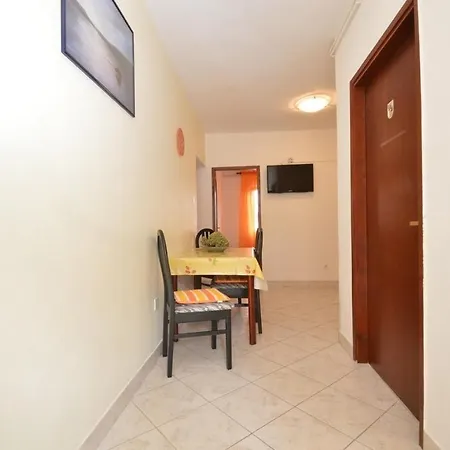 By The Sea Apartment