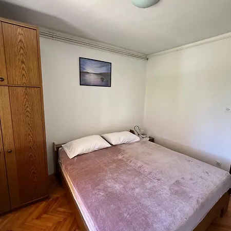 By The Sea Apartment *